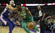 名宿现身球场观赛，扫货球队表现并发表看法的简单介绍