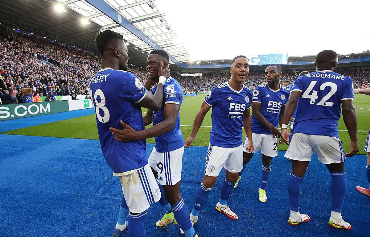 莱斯特城客场逼平曼城，不畏榜首之队展示韧性