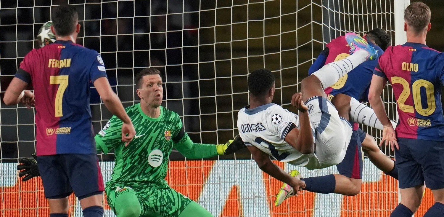 巴萨球员在场上硬战，铸就胜利的简单介绍