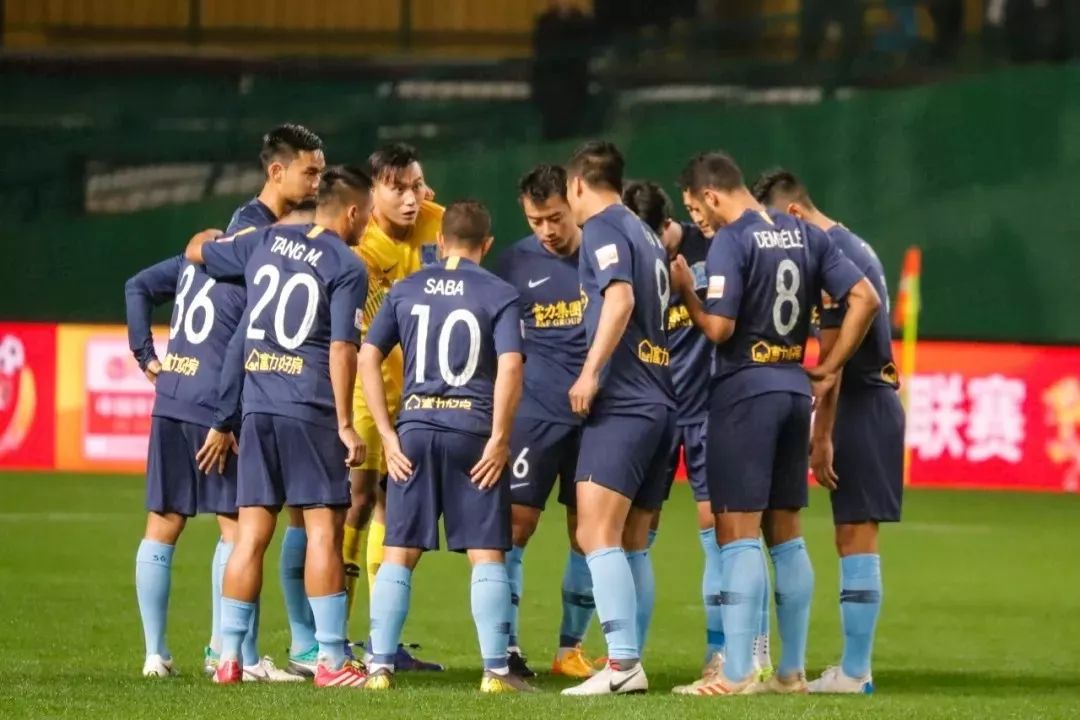 大连一方客场爆冷战平广州富力，积分榜排名上升的简单介绍