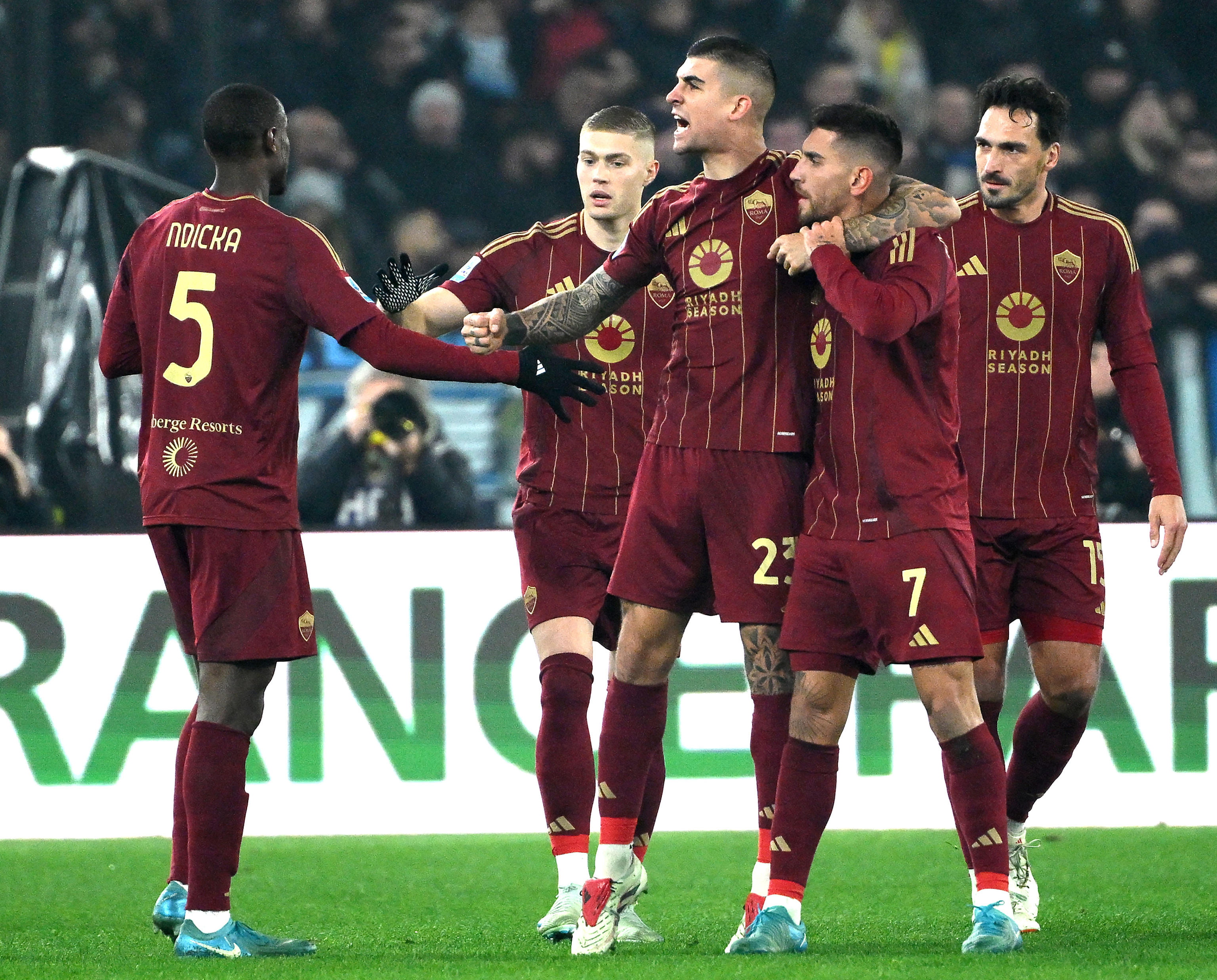 关于比利时欧洲预选赛：梅开二度，帮助球队锁定小组第一的信息