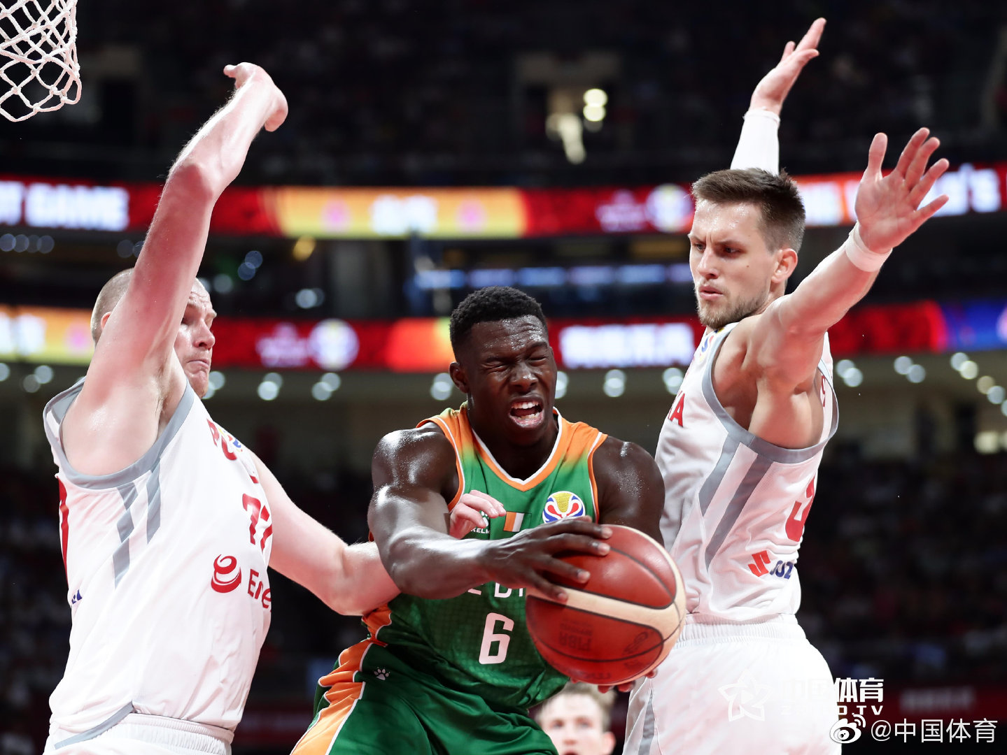 委内瑞拉队逆袭挫败科特迪瓦队,晋级 委内瑞拉队逆袭挫败科特迪瓦队,晋级