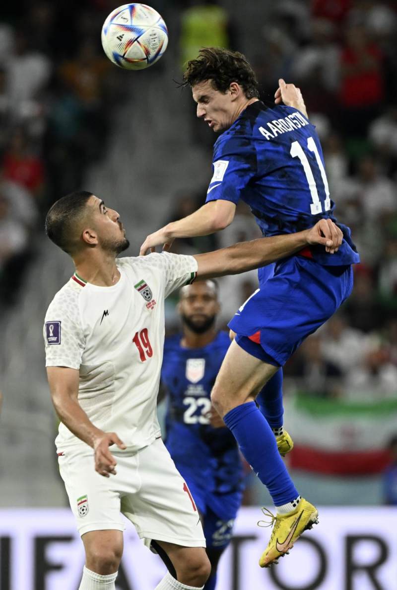 包含英格兰足球队打出精彩进球，展现实力风采的词条