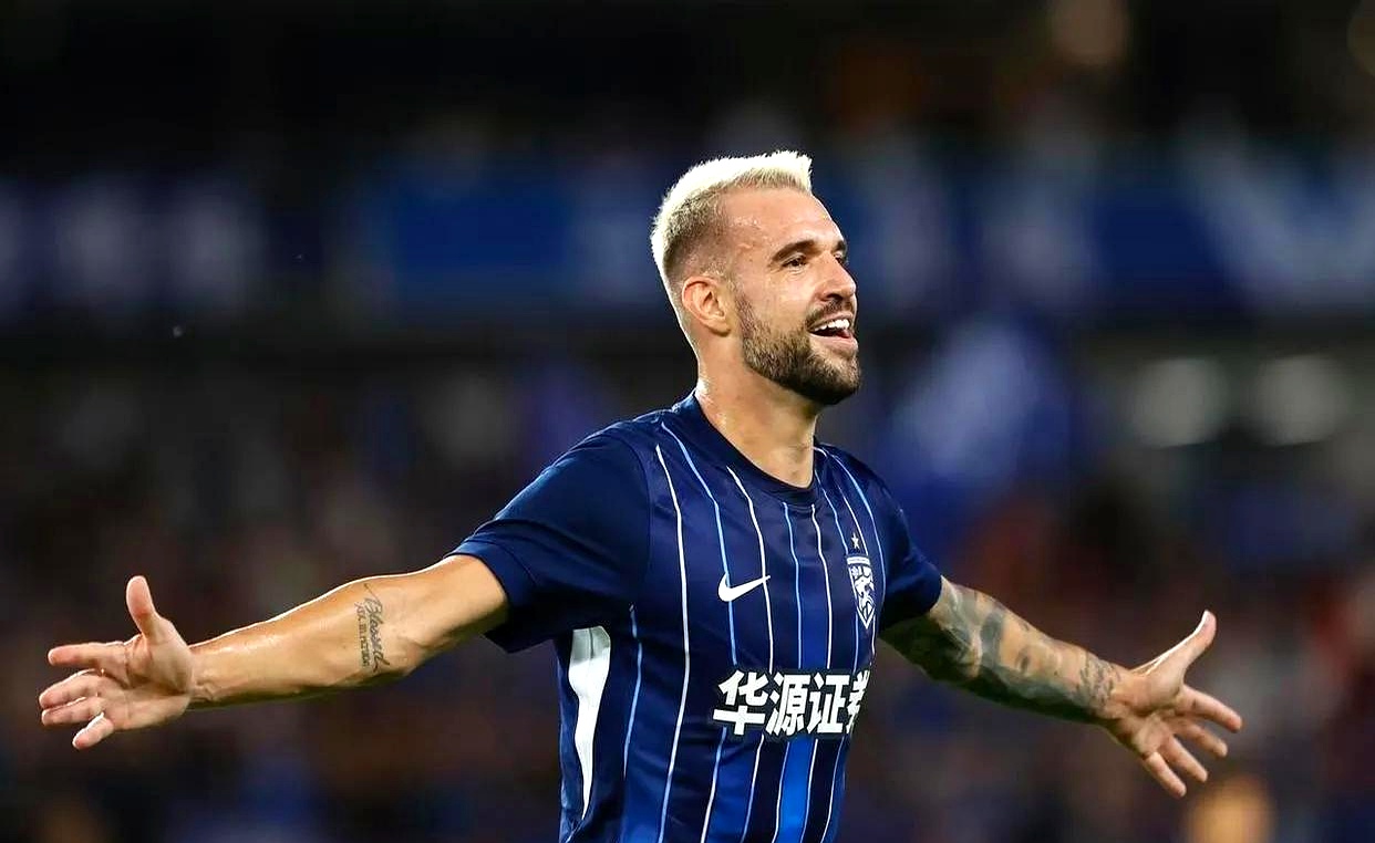 AC米兰中场球员莫雷诺赛季报销的简单介绍 AC米兰中场球员莫雷诺赛季报销的简单介绍