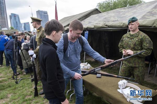 包含斯洛伐克队险胜立陶宛，保持团结的词条
